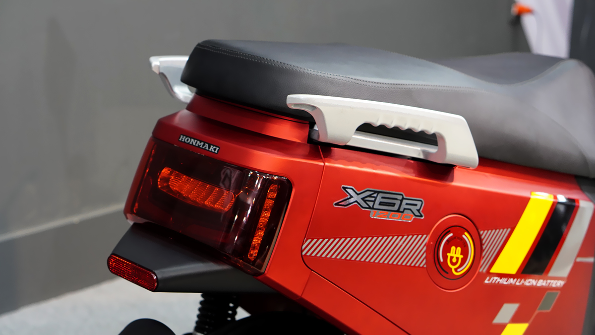 đèn hậu Xe điện honmaki X6R 1200W đỏ